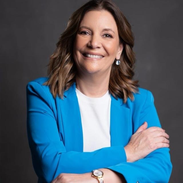 Dra. Claudia Lobo